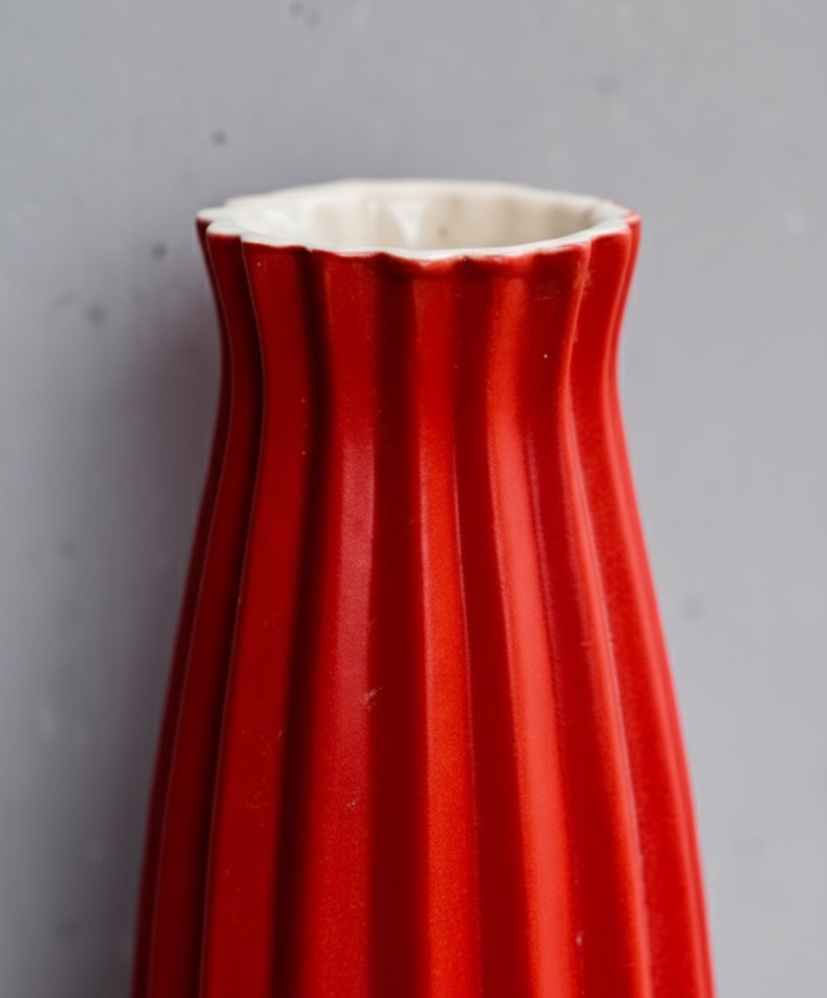 Crimson Sculpted Ceramic Vase – Modern Textured Decor